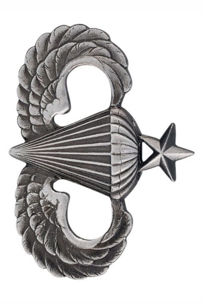 Senior Parachutist Badge by ArmyFacts com